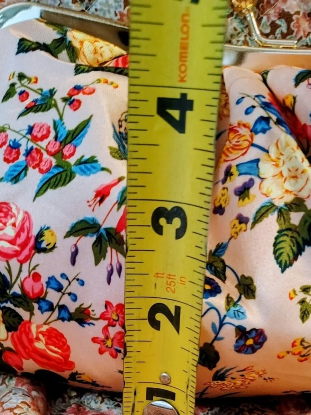 The Vintage Cosmetic Company NWOT Floral Cosmetic Clutch